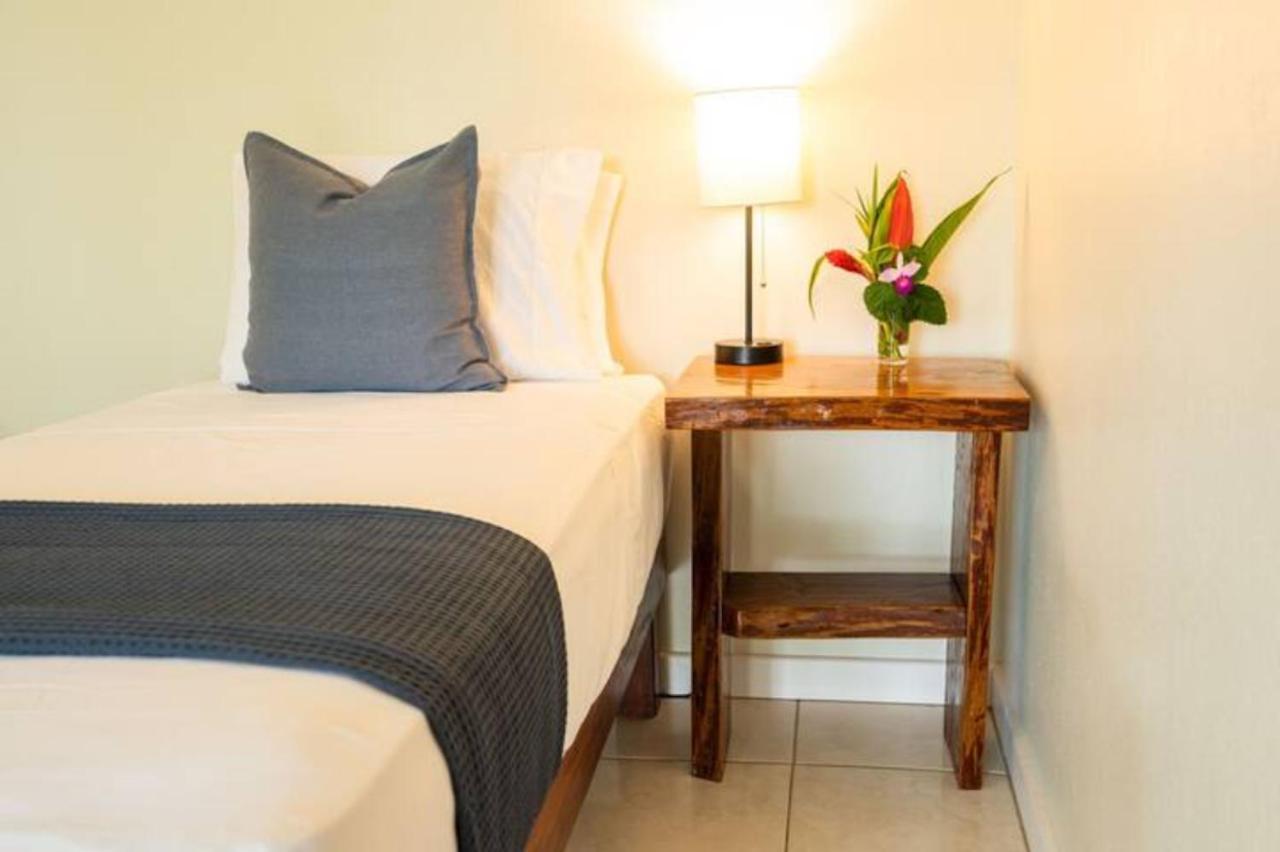 Casa Marlin Bed and Breakfast Bocas del Toro Exterior foto