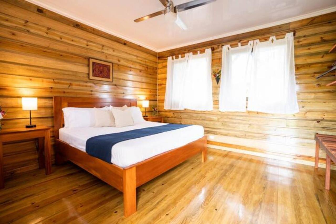 Casa Marlin Bed and Breakfast Bocas del Toro Exterior foto